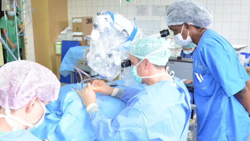 Intersurgical unterstützt Hilfsprojekt „EAR CAMP“ in Kamerun